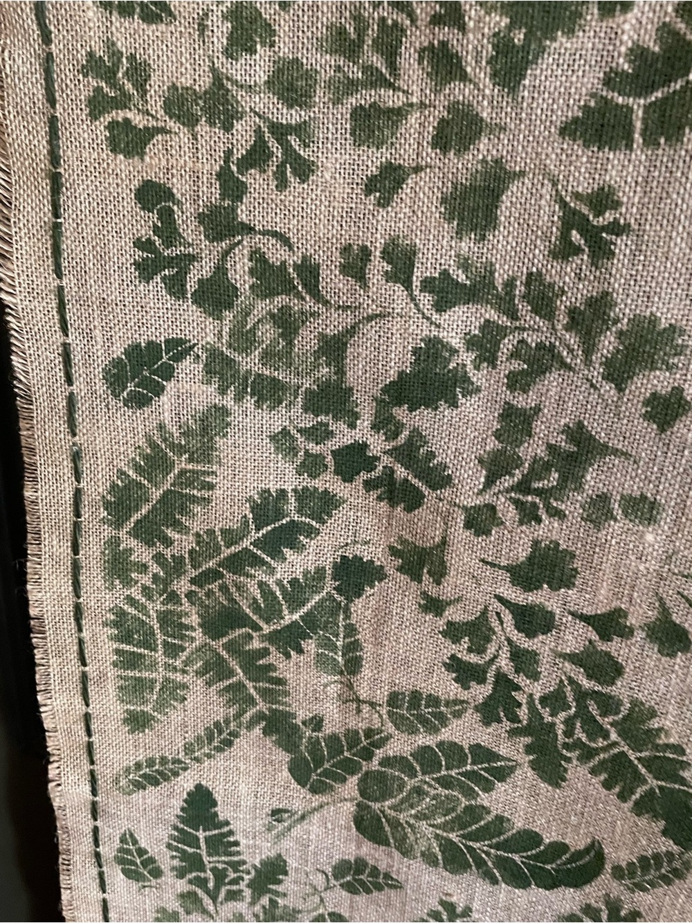 Green Leaf Pattern Burlap Table Runner - Picture 7 of 15